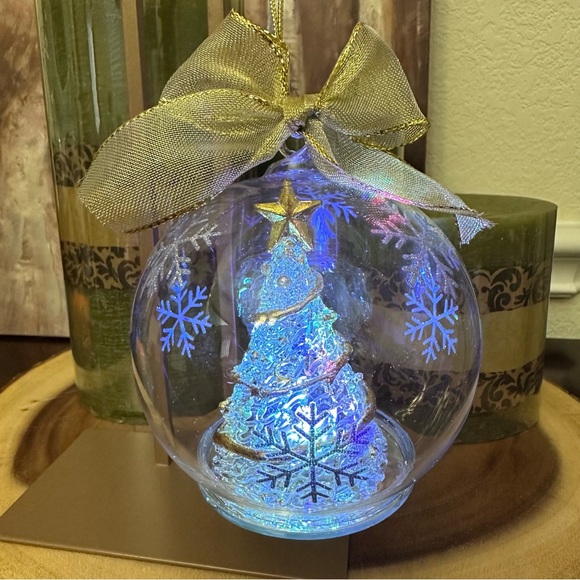 NWT- Lenox Light Up Wonder Ball Christmas Tree Ornament That Changes Color 4.75” - Picture 5 of 9